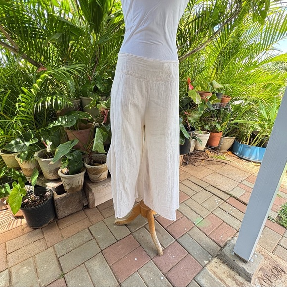 Harem Pants Cream Wide Leg Pants w/ Relaxed Fit in excellent condition like new! - Picture 4 of 10